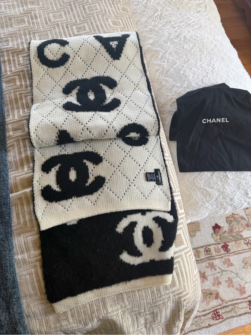 CHANEL Black and White Logo Knit Scarf - Picture 3 of 3